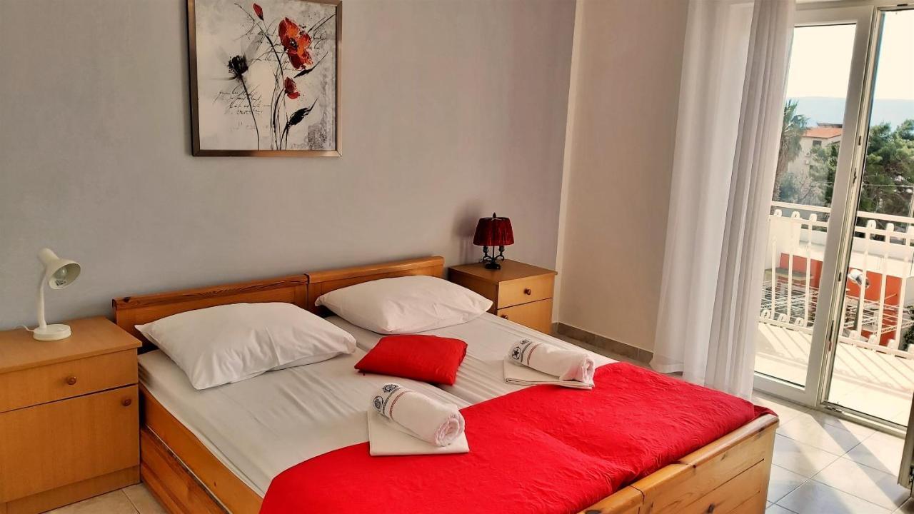Apartments Mandalinic オミシュ エクステリア 写真
