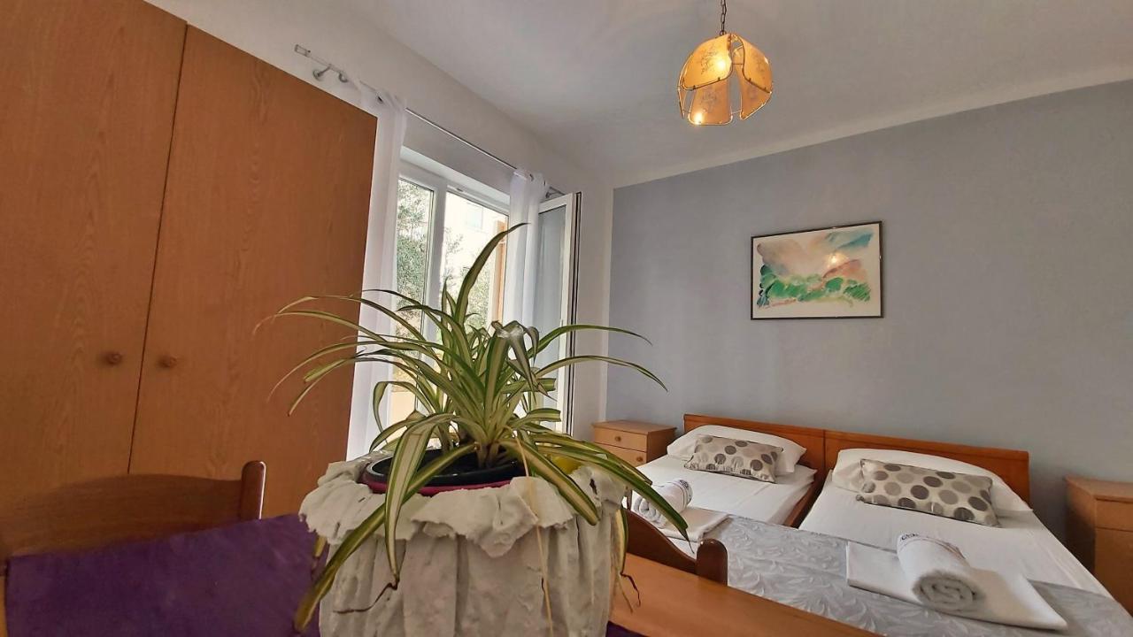 Apartments Mandalinic オミシュ エクステリア 写真