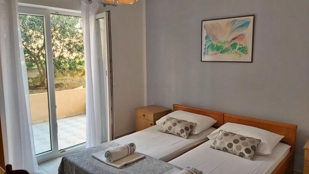 Apartments Mandalinic オミシュ エクステリア 写真