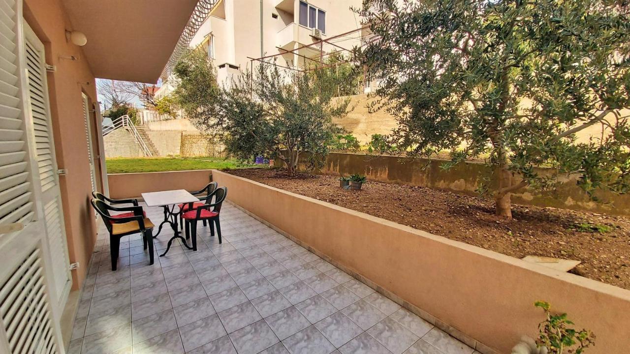 Apartments Mandalinic オミシュ エクステリア 写真