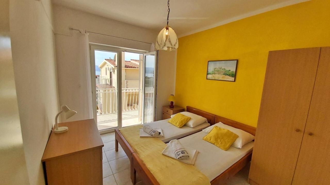 Apartments Mandalinic オミシュ エクステリア 写真